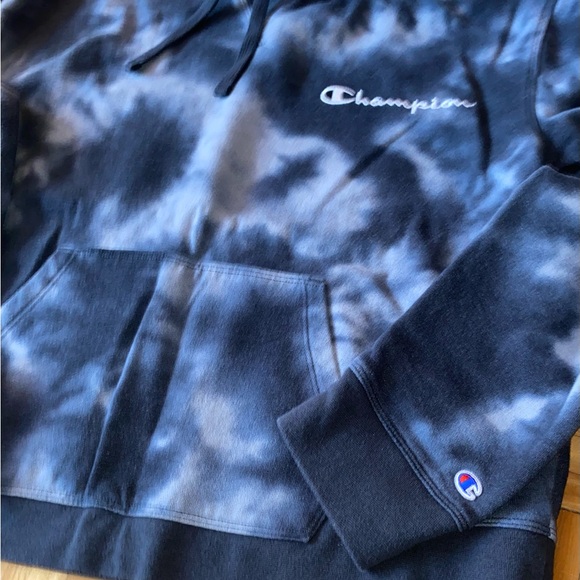 Like NEW! Champion Hoodie - Picture 5 of 5